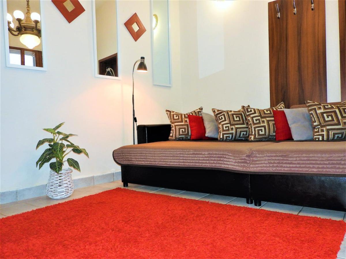 Nora Studio Apartman - Eger Apartment Exterior photo