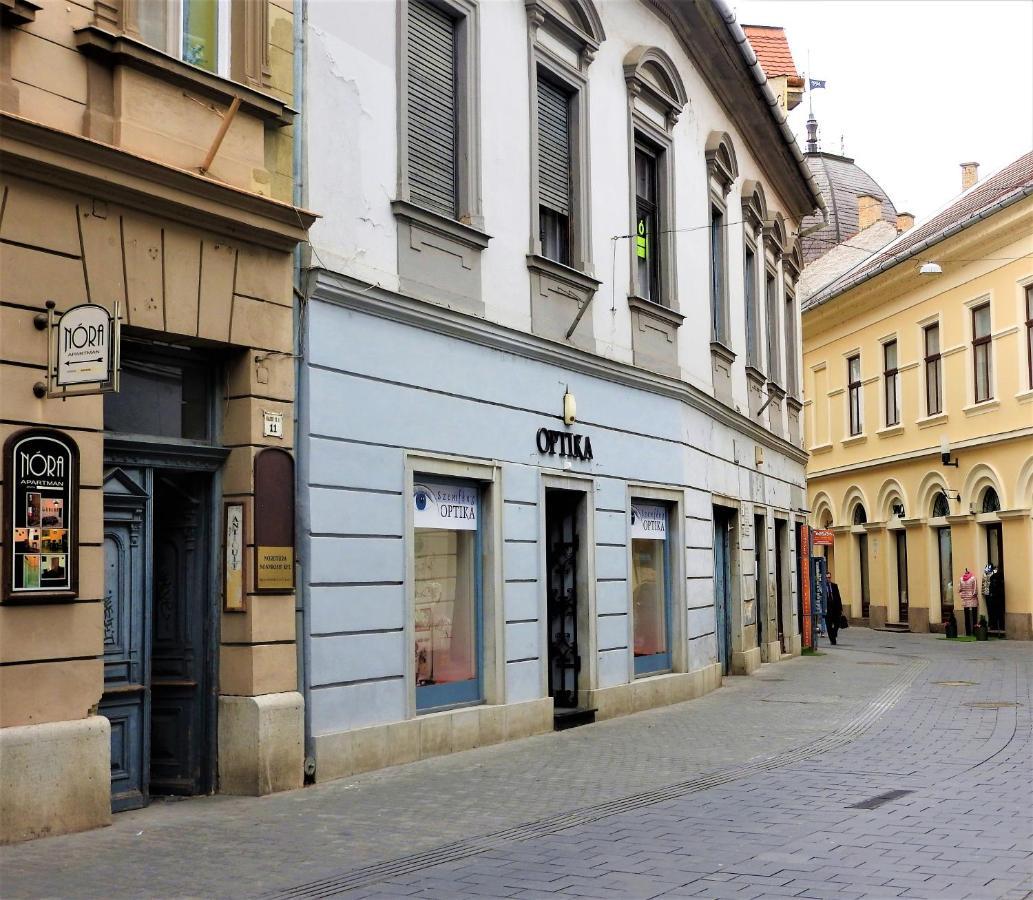 Nora Studio Apartman - Eger Apartment Exterior photo